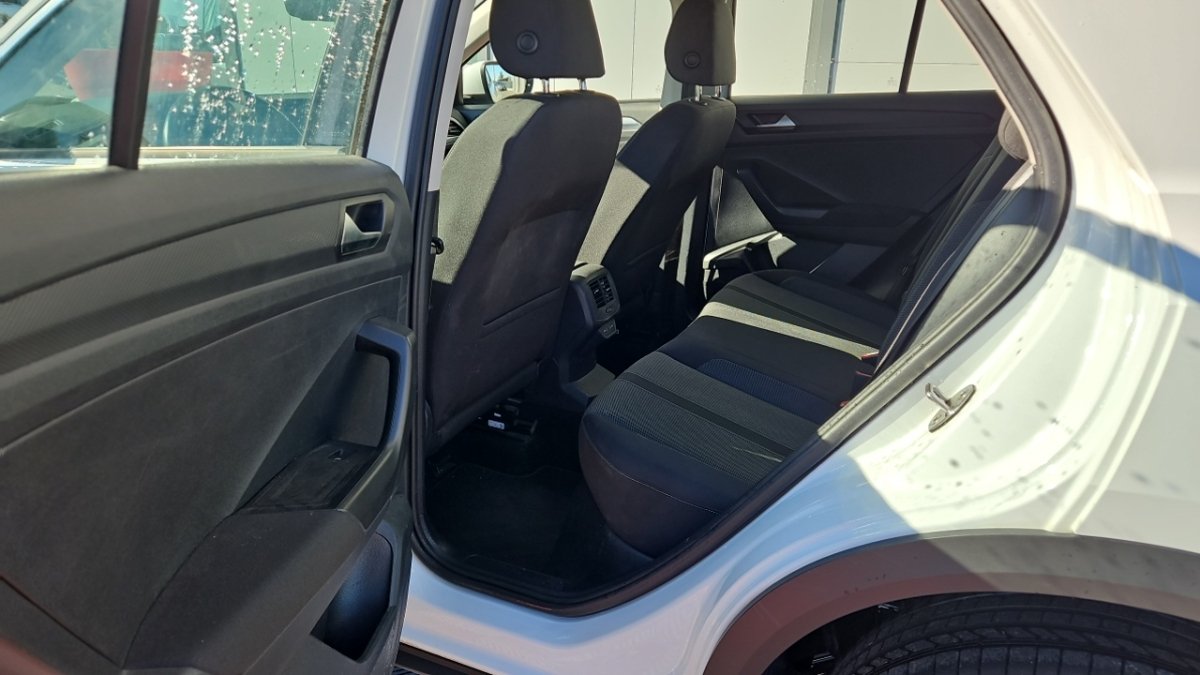 Volkswagen T-Roc - Photo 11