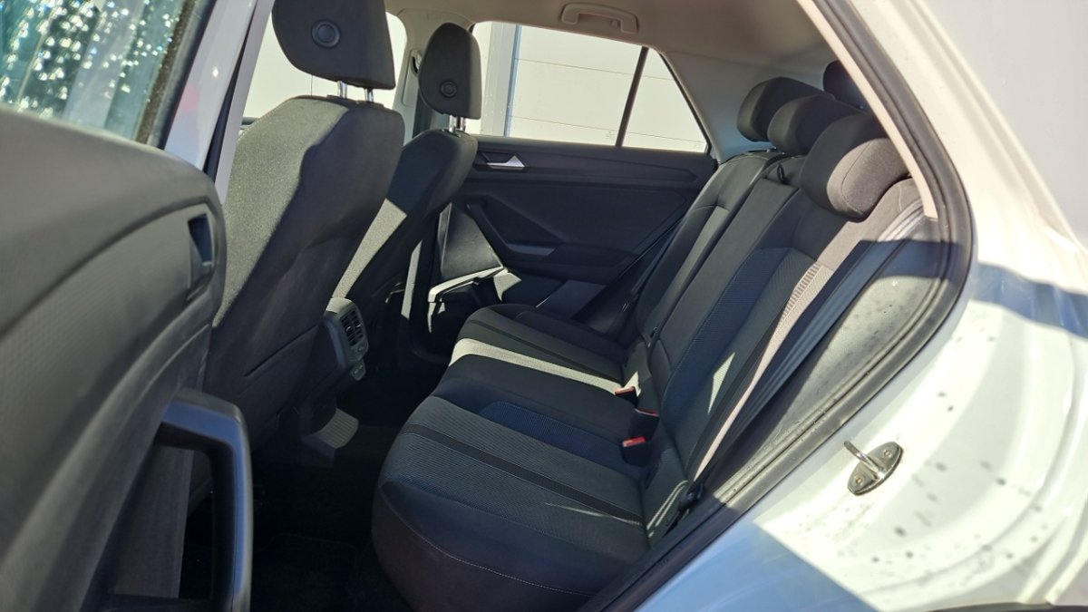Volkswagen T-Roc - Photo 12