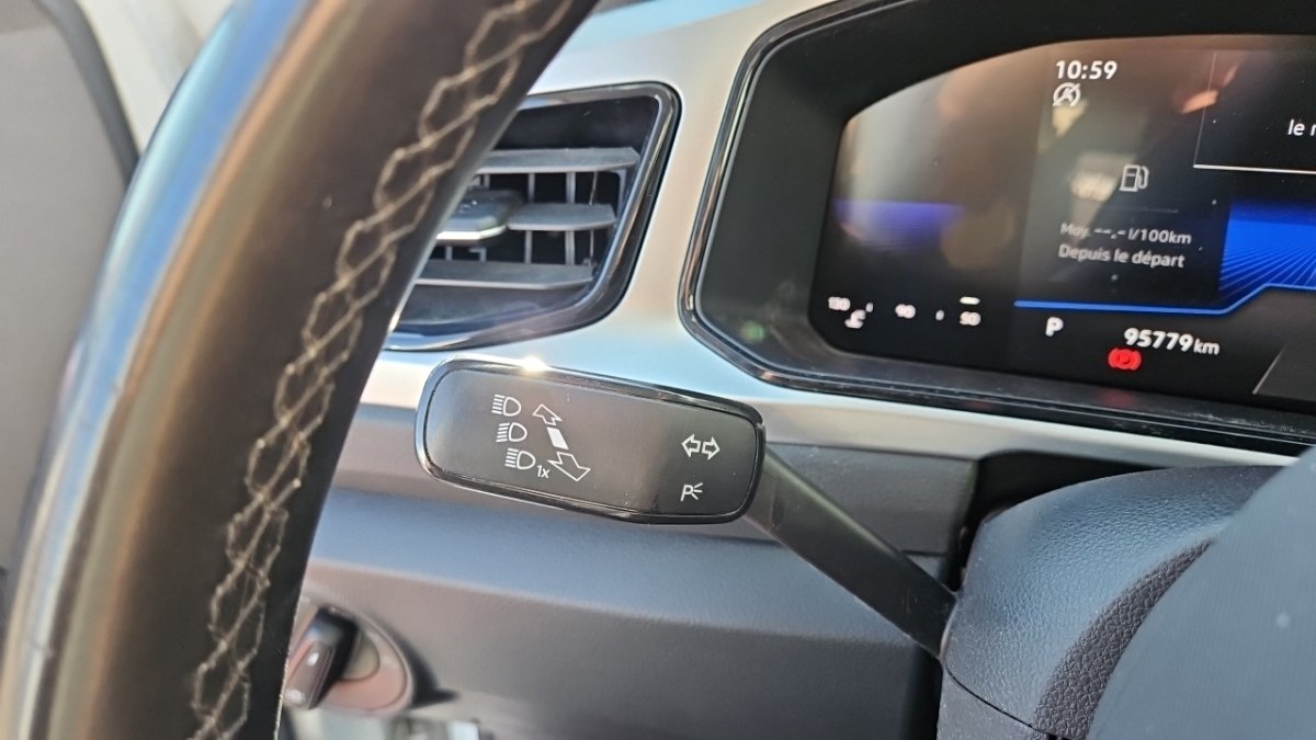 Volkswagen T-Roc - Photo 23