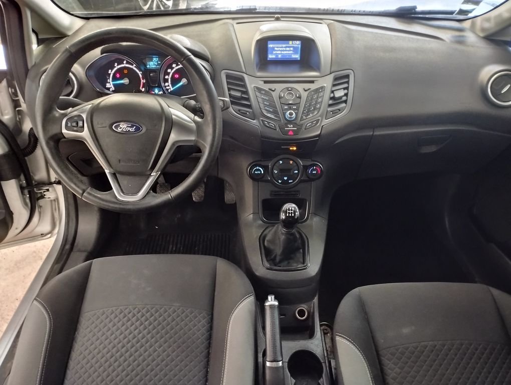 Ford Fiesta - Photo 3