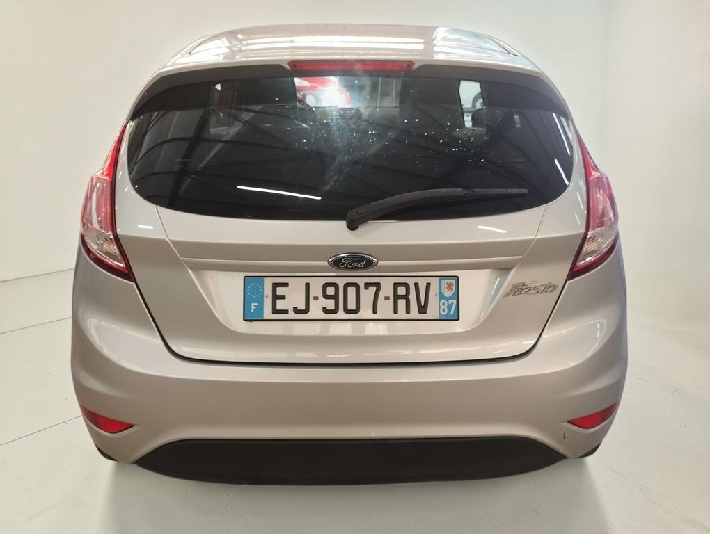 Ford Fiesta - Photo 5