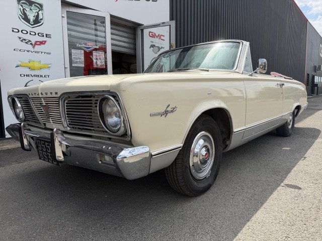 Plymouth Valiant - Photo 4