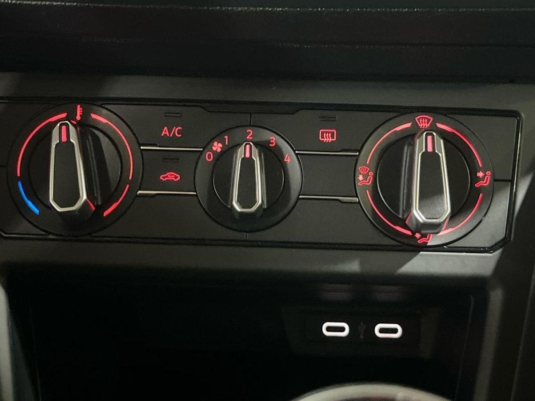 Volkswagen Polo - Photo 19