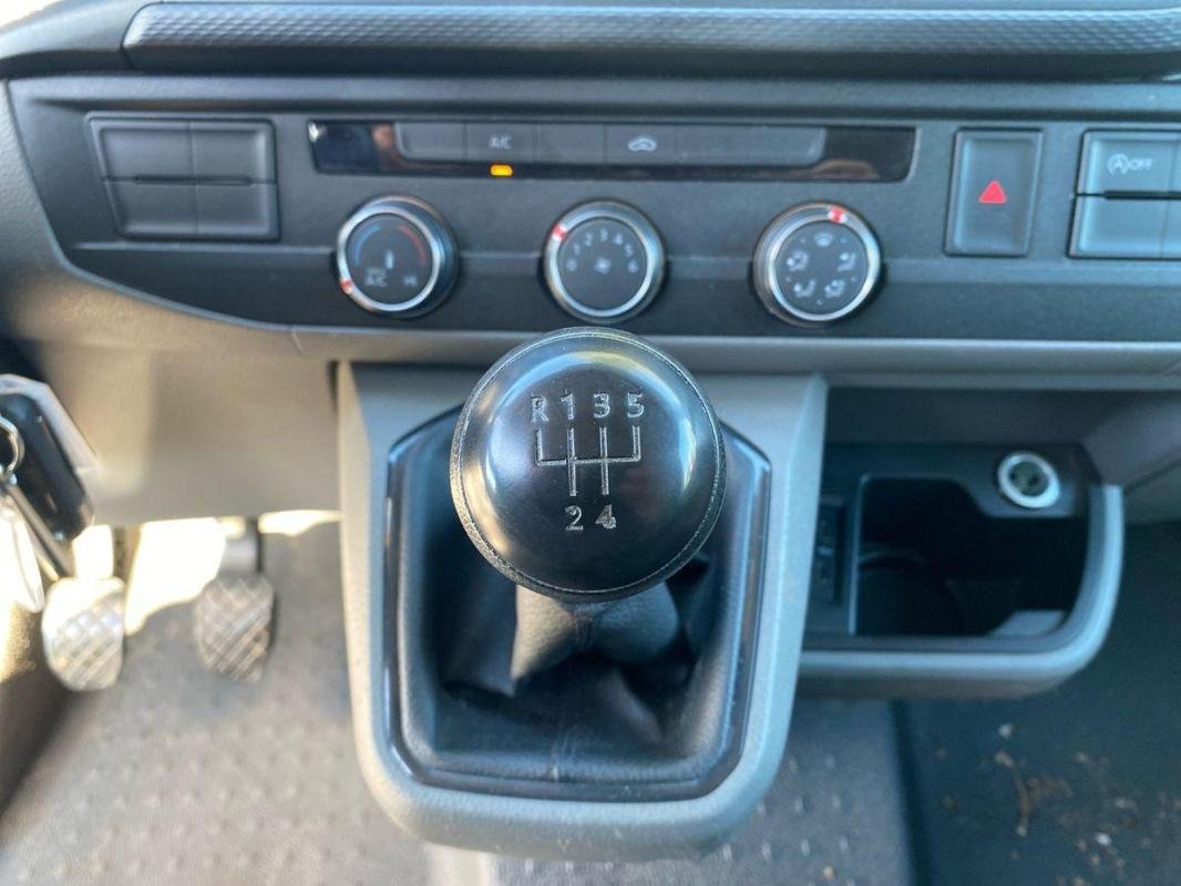 Volkswagen Transporter - Photo 11