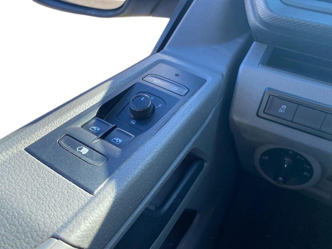 Volkswagen Transporter - Photo 15