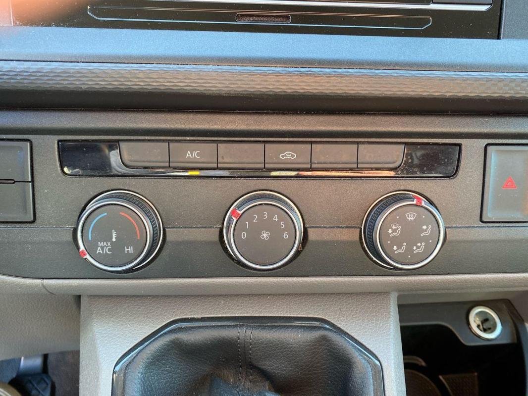 Volkswagen Transporter - Photo 19