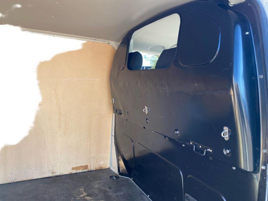 Volkswagen Transporter - Photo 22