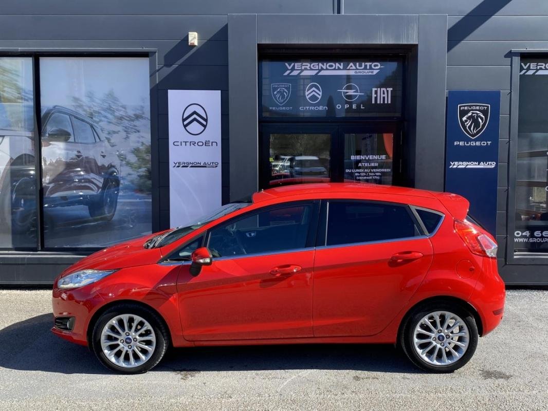 Ford Fiesta - Photo 2
