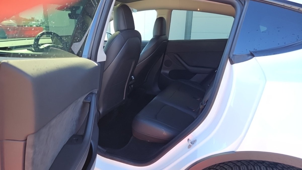 Tesla Model Y - Photo 13
