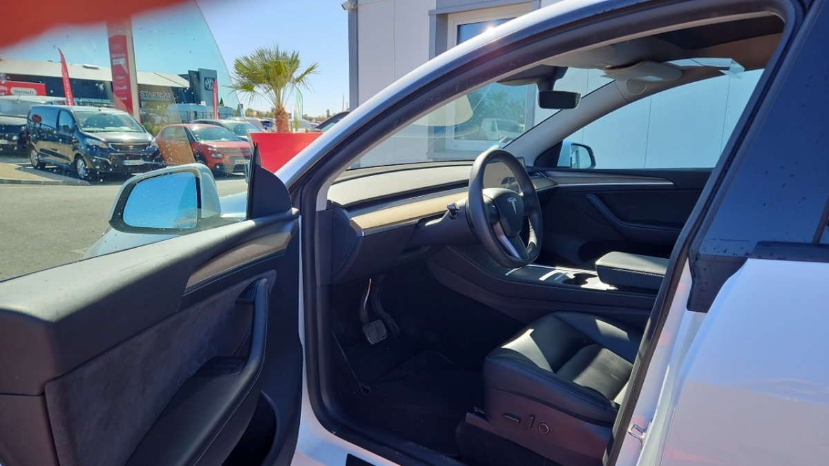 Tesla Model Y - Photo 15