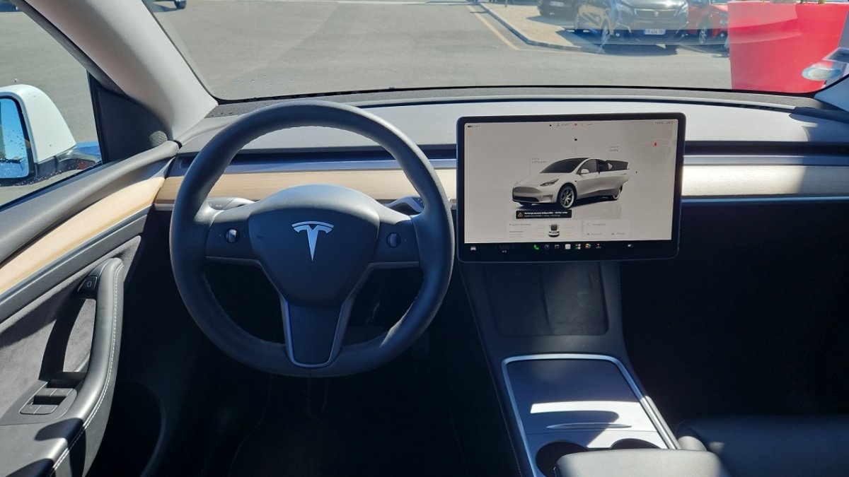 Tesla Model Y - Photo 17