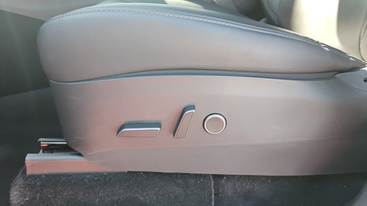 Tesla Model Y - Photo 27