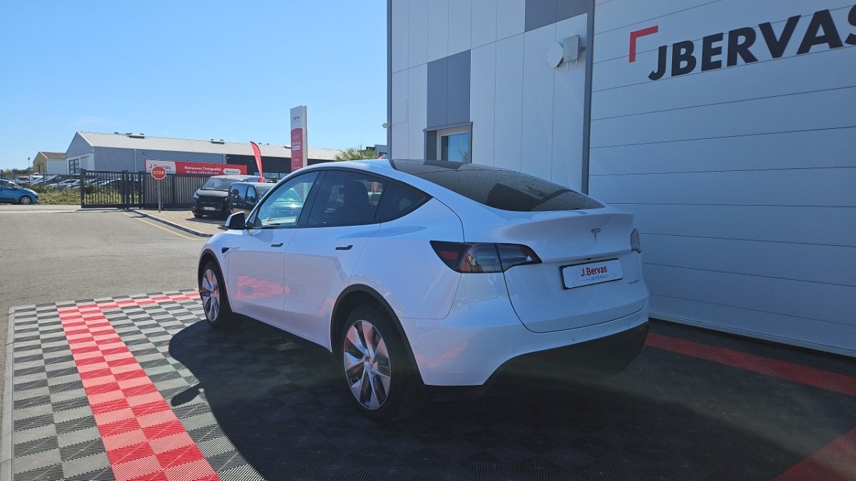 Tesla Model Y - Photo 3