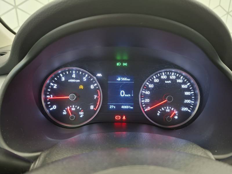 Kia Stonic - Photo 21