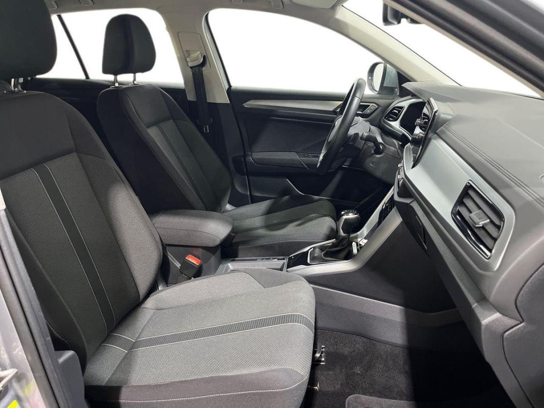 Volkswagen T-Roc - Photo 13
