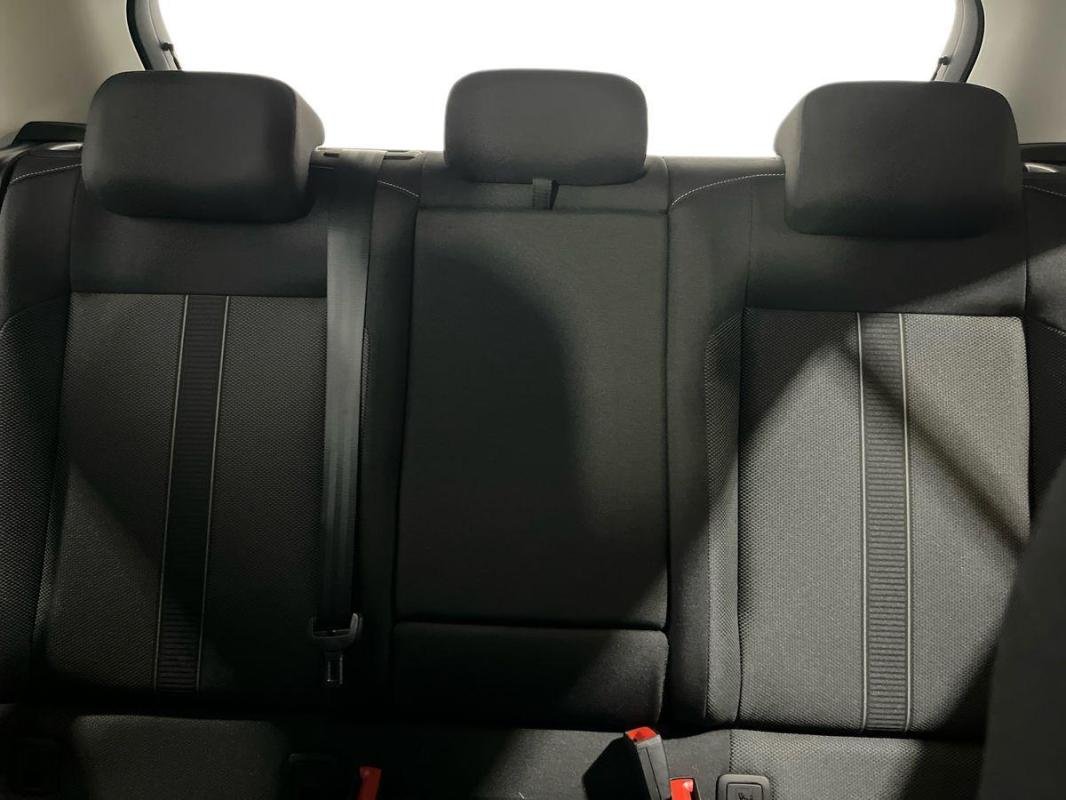 Volkswagen T-Roc - Photo 22