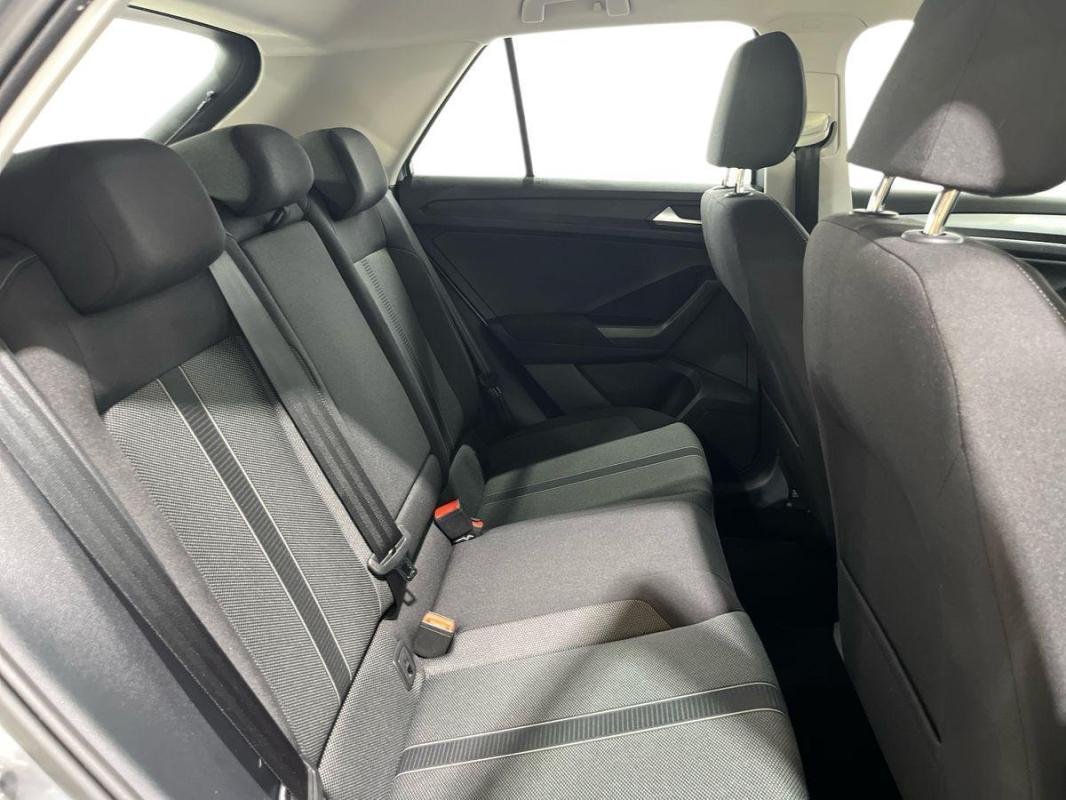 Volkswagen T-Roc - Photo 23