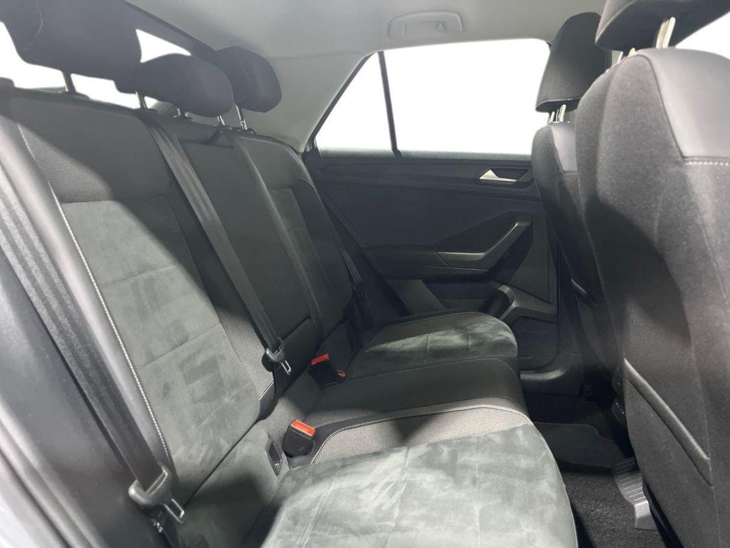 Volkswagen T-Roc - Photo 23