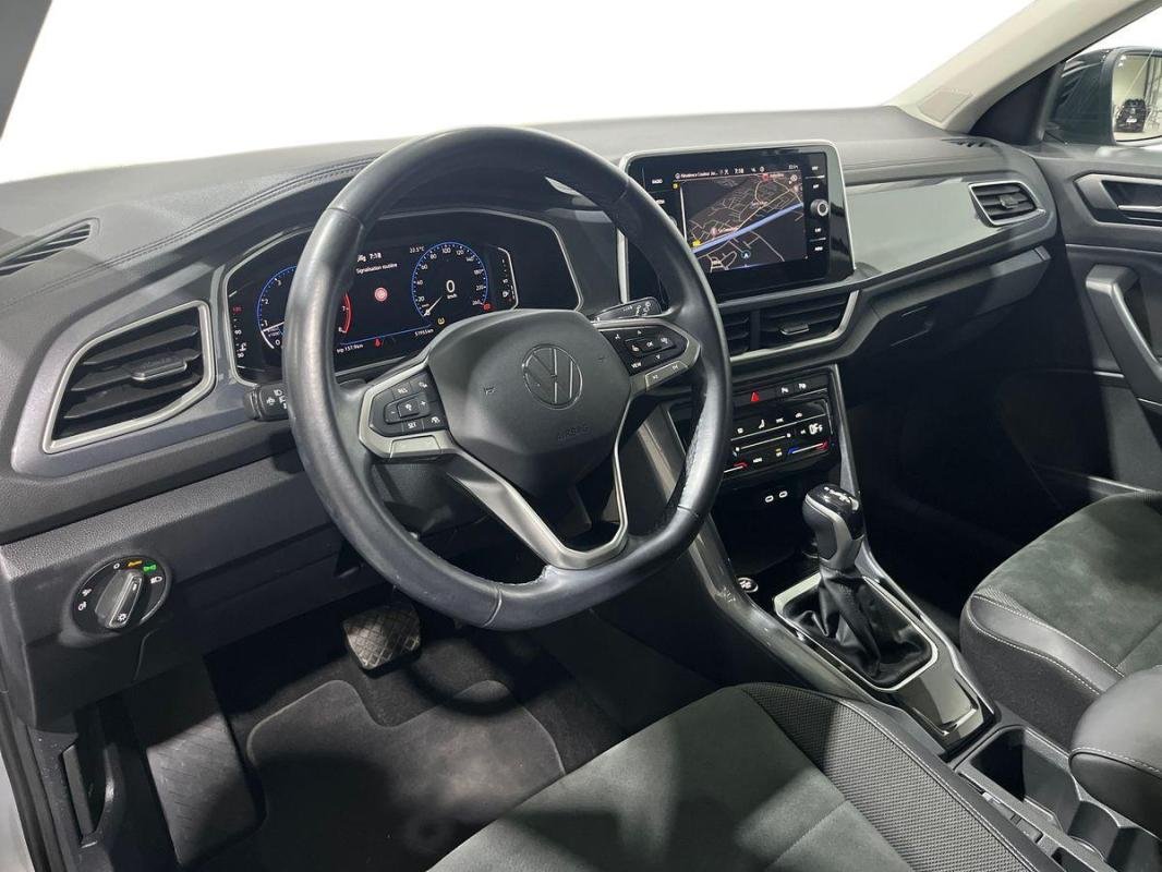 Volkswagen T-Roc - Photo 9