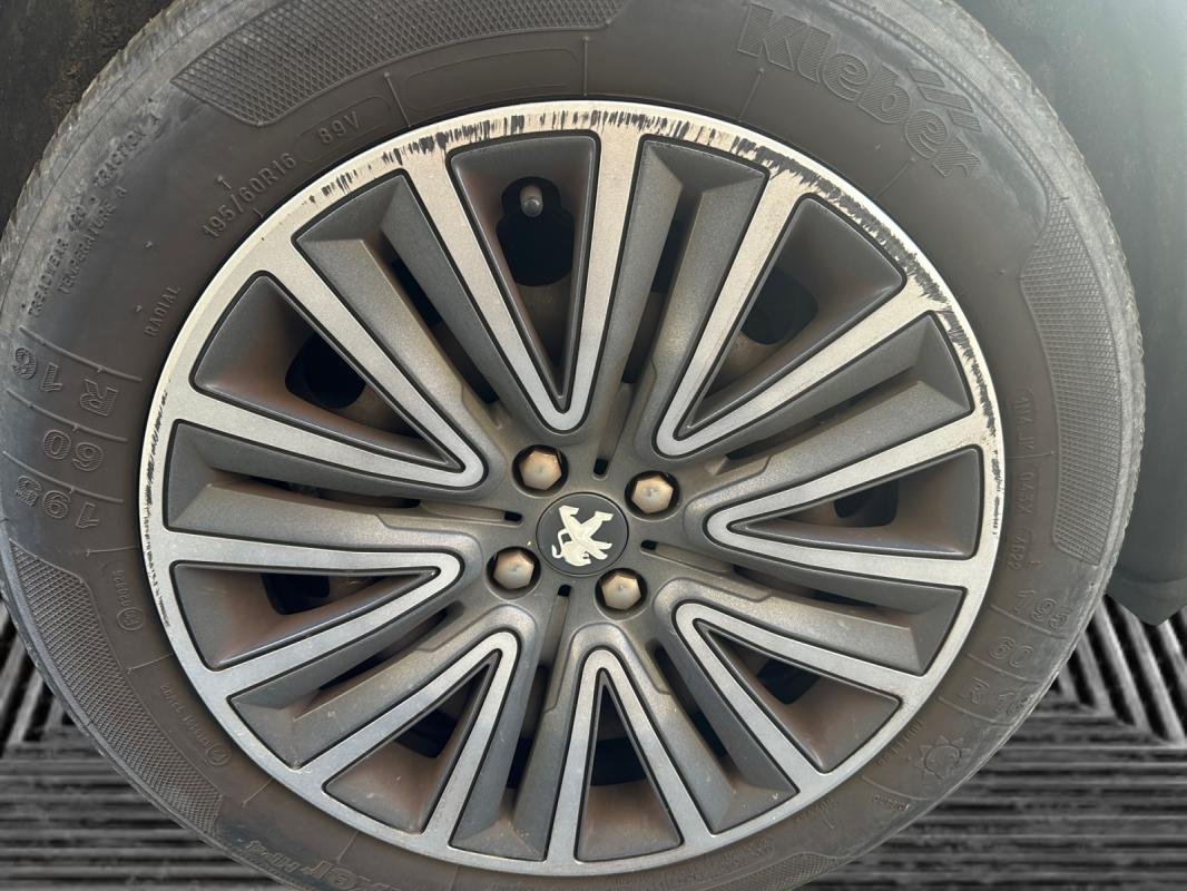 Peugeot 2008 - Photo 18