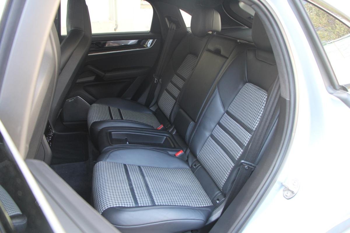 Porsche Cayenne - Photo 33