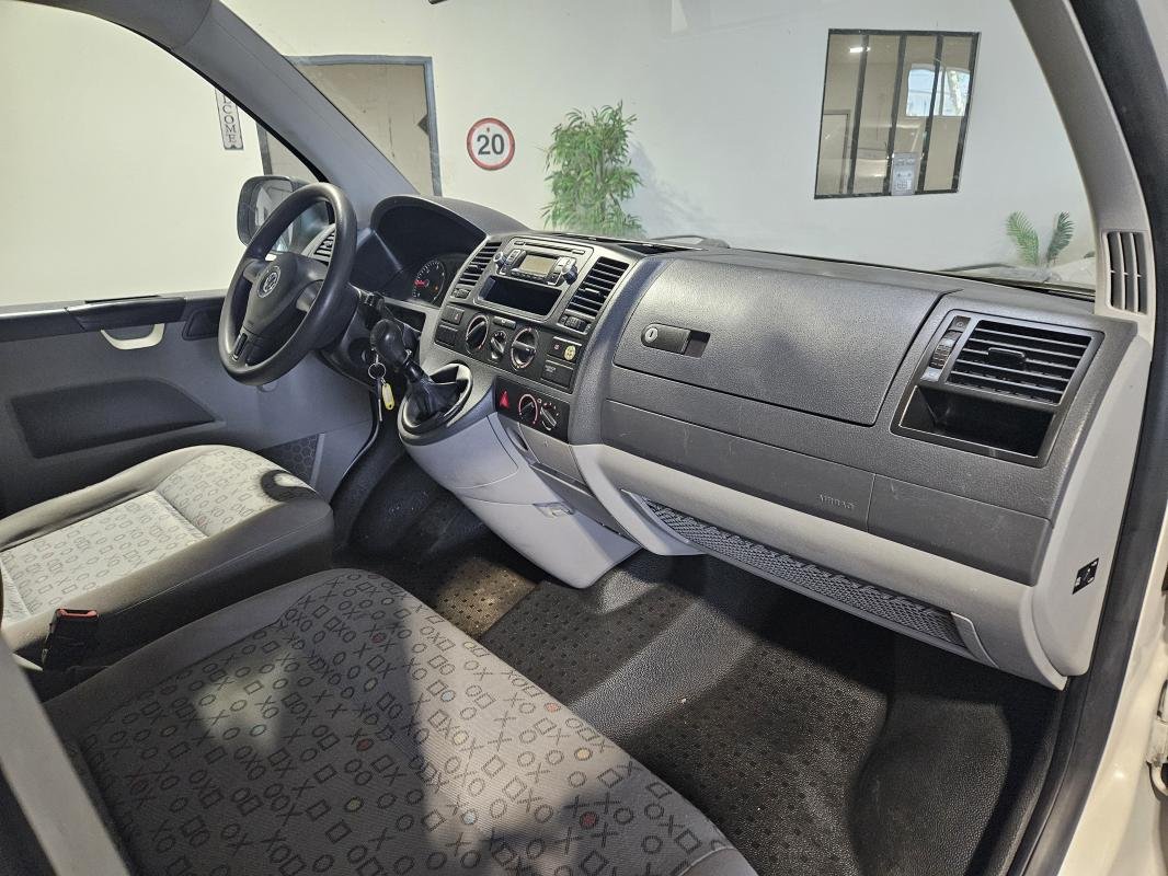 Volkswagen Transporter - Photo 14