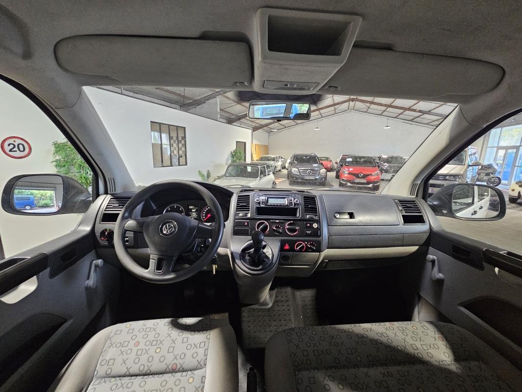 Volkswagen Transporter - Photo 17