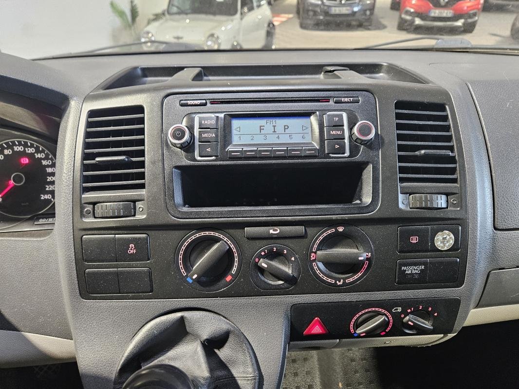 Volkswagen Transporter - Photo 21
