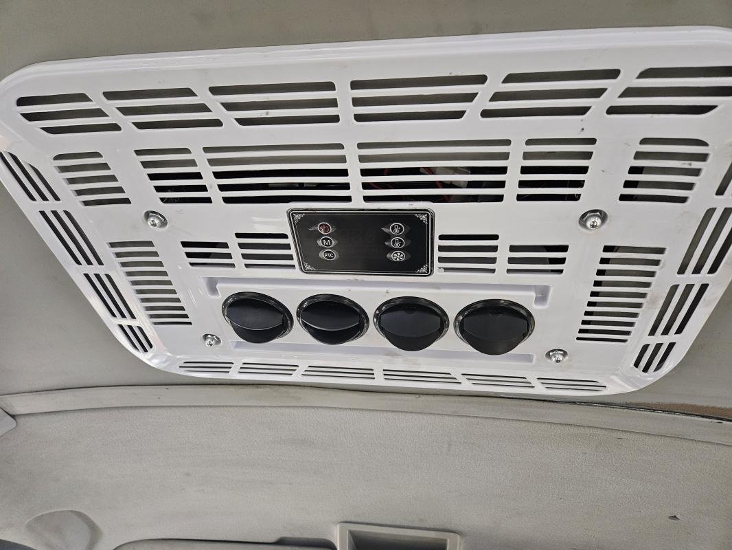 Volkswagen Transporter - Photo 22