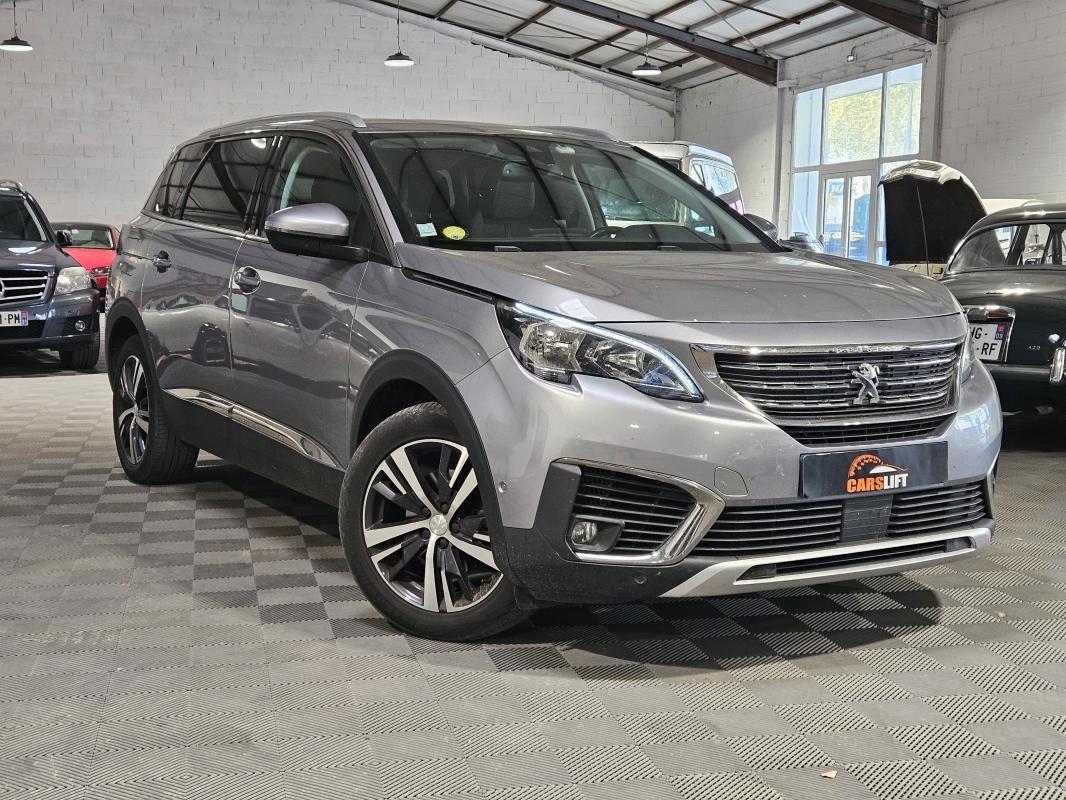 Peugeot 5008 - Photo 1