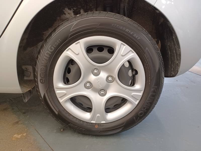 Kia Picanto - Photo 8