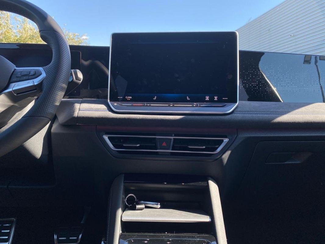Volkswagen Tiguan - Photo 10