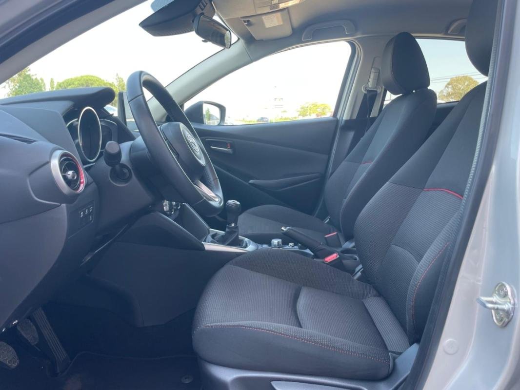 Mazda 2 - Photo 12