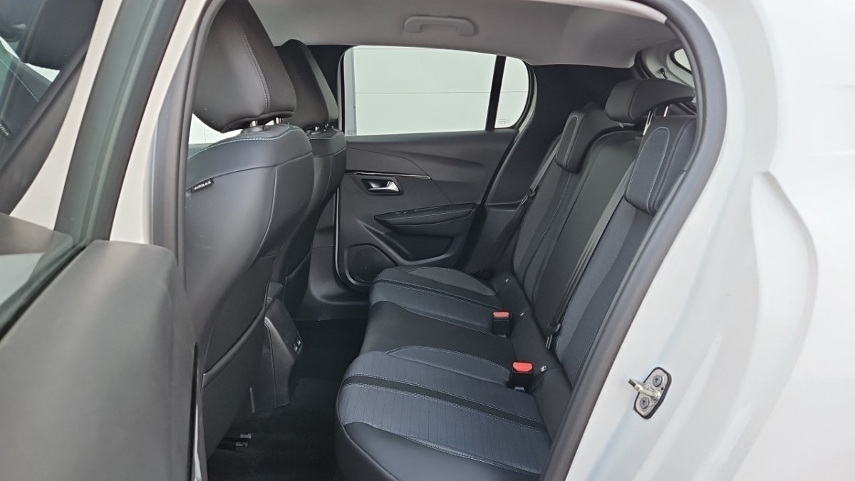 Peugeot 208 - Photo 12