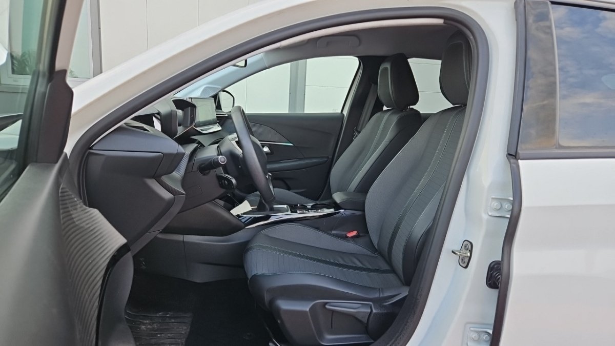 Peugeot 208 - Photo 14