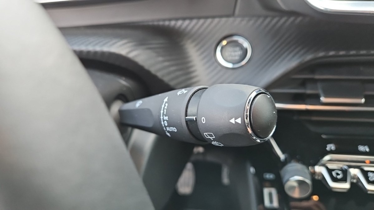 Peugeot 208 - Photo 23