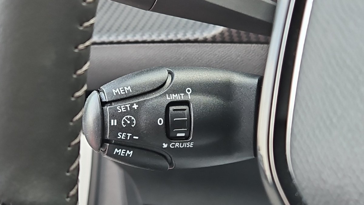 Peugeot 208 - Photo 24