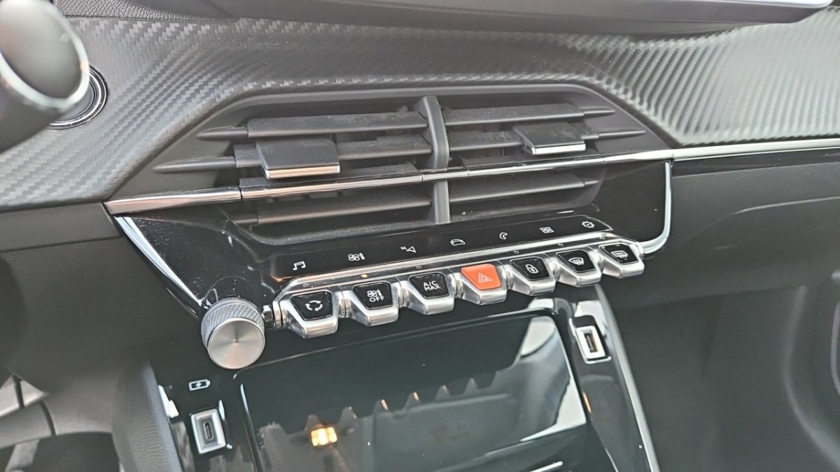 Peugeot 208 - Photo 28