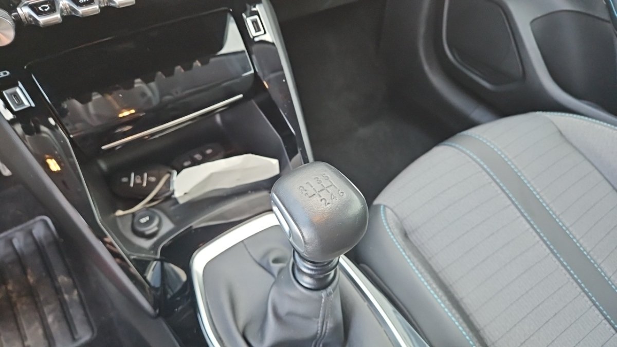 Peugeot 208 - Photo 31