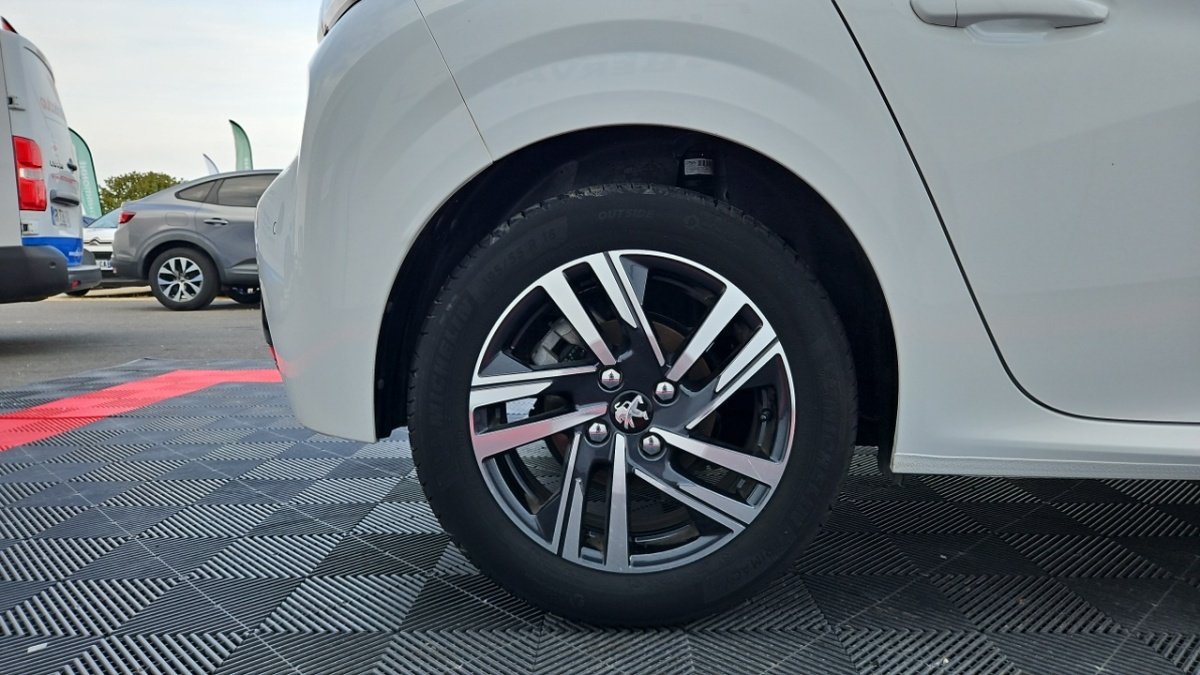 Peugeot 208 - Photo 8