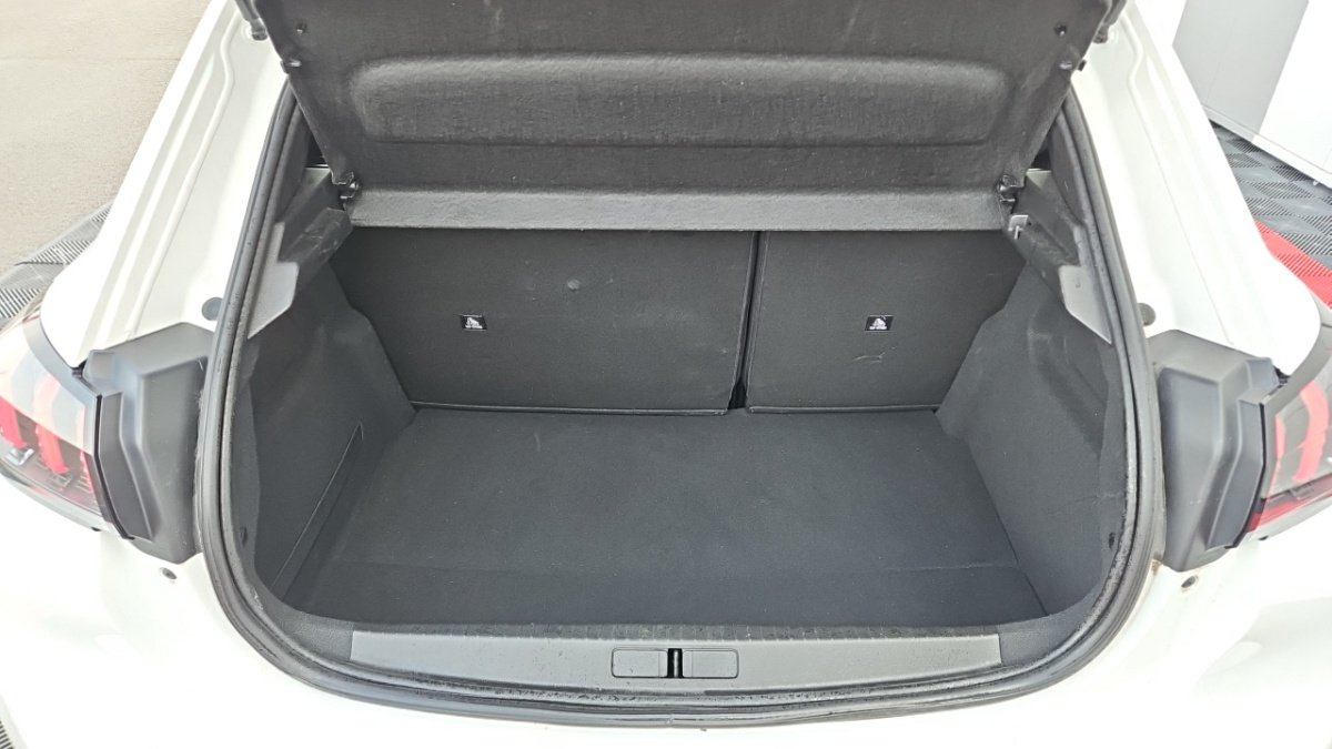 Peugeot 208 - Photo 9
