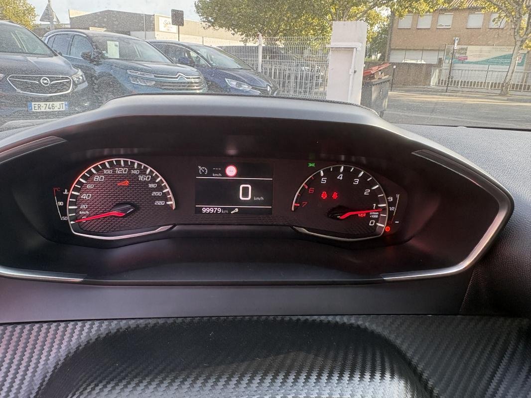 Peugeot 208 - Photo 11