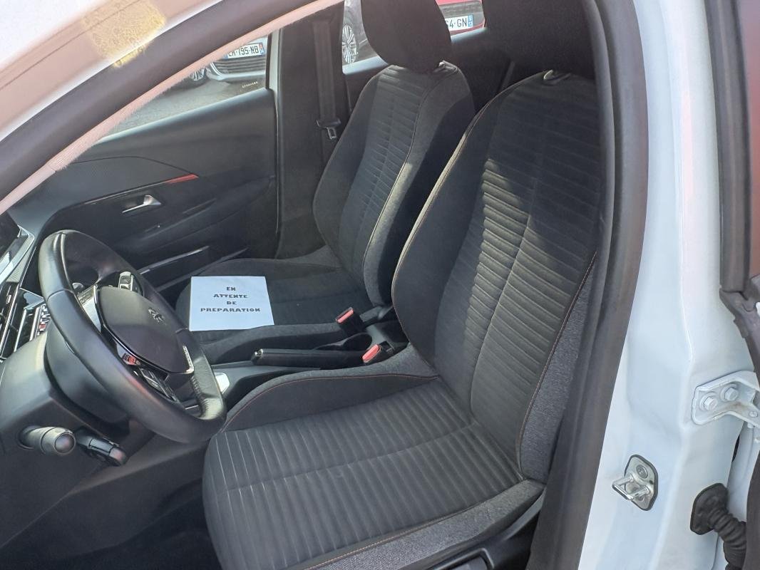 Peugeot 208 - Photo 13