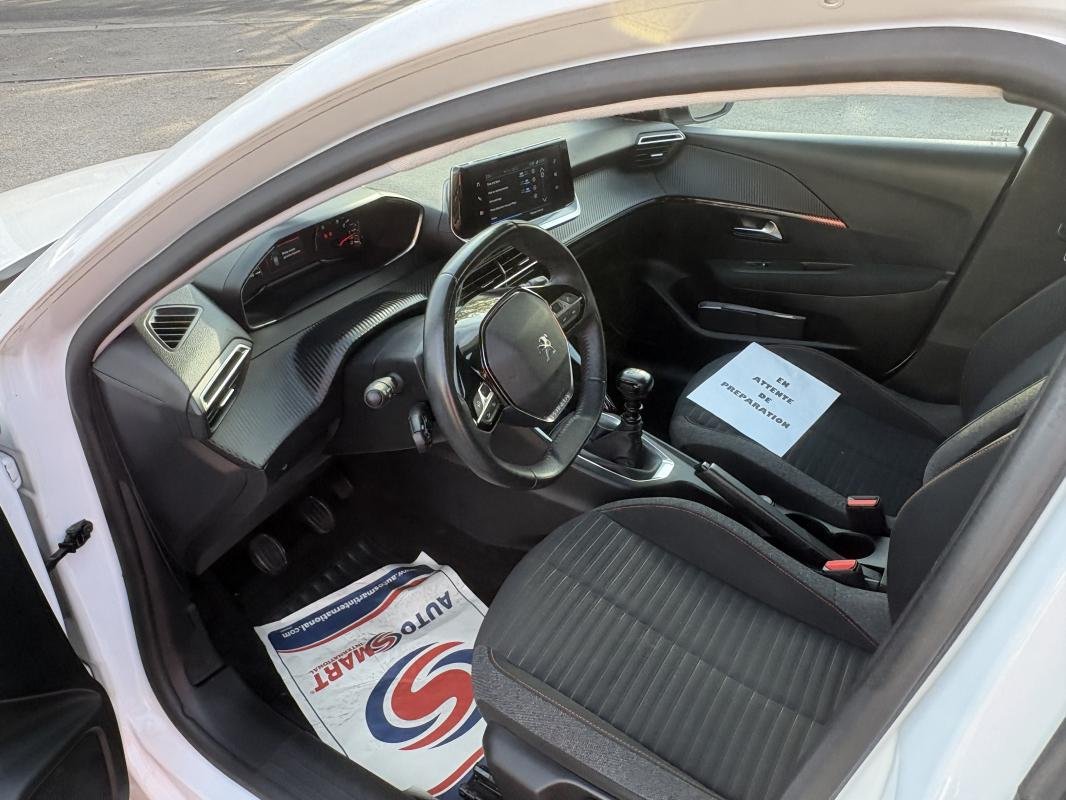 Peugeot 208 - Photo 9