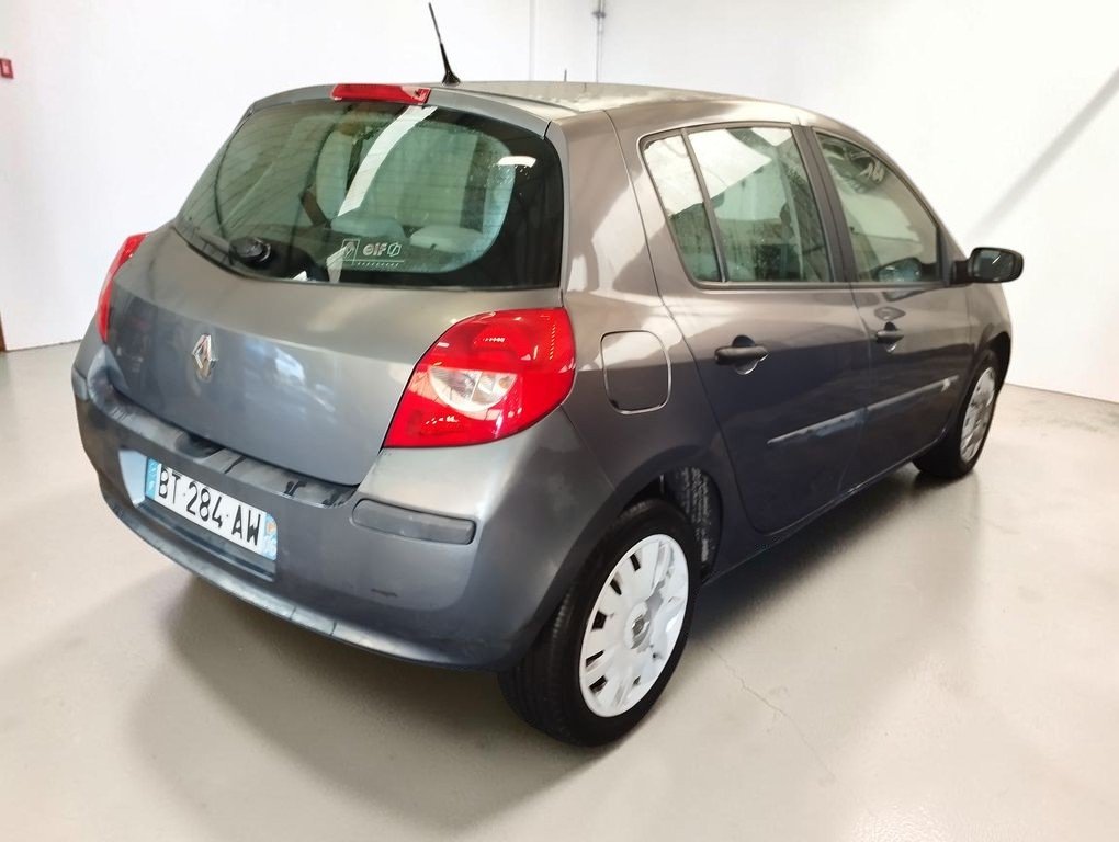 Renault Clio - Photo 2