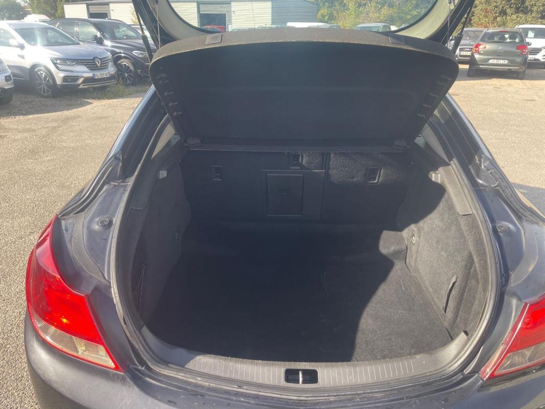 Opel Insignia - Photo 9