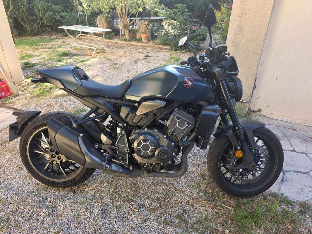 Honda CB - Photo 1