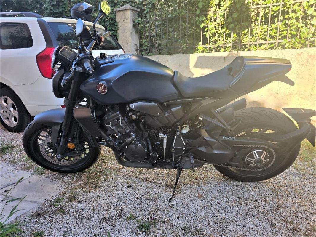 Honda CB - Photo 3