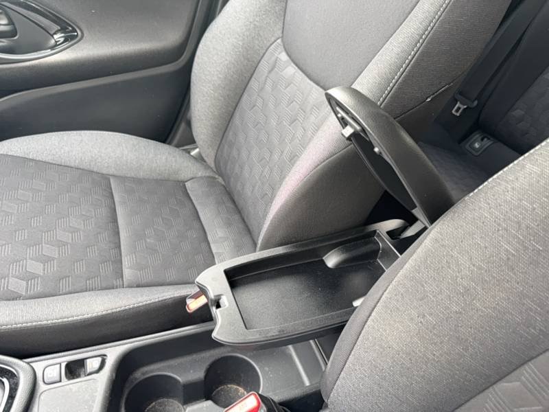 Toyota Yaris - Photo 16