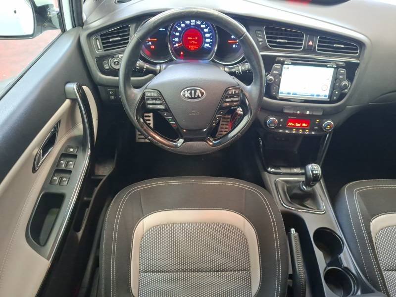 Kia CEED - Photo 19
